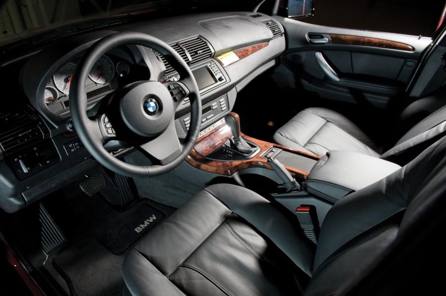 Торпедо BMW X5 4.8is 2004 года  (NA) (фото 17 из 73)